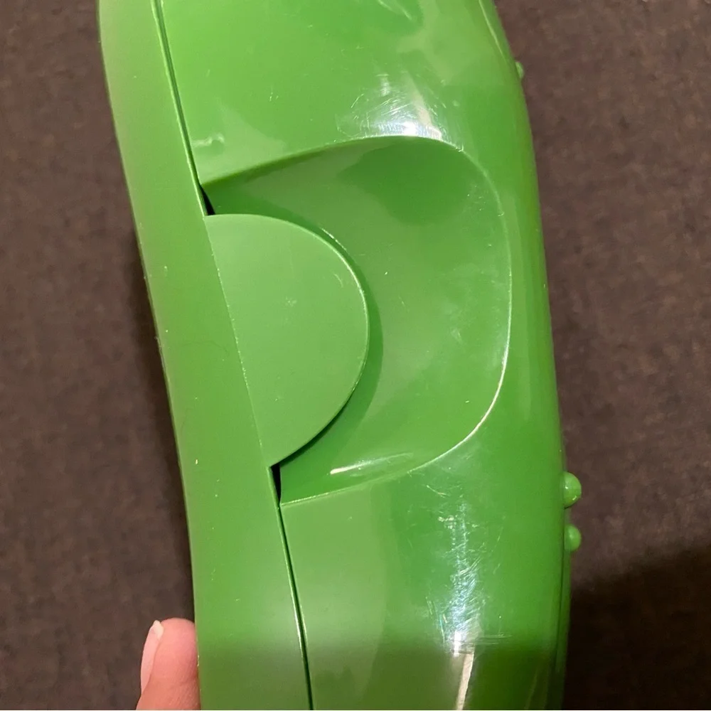 Tupperware Fun Green Jalapeño Pepper Shaped Salsa Container